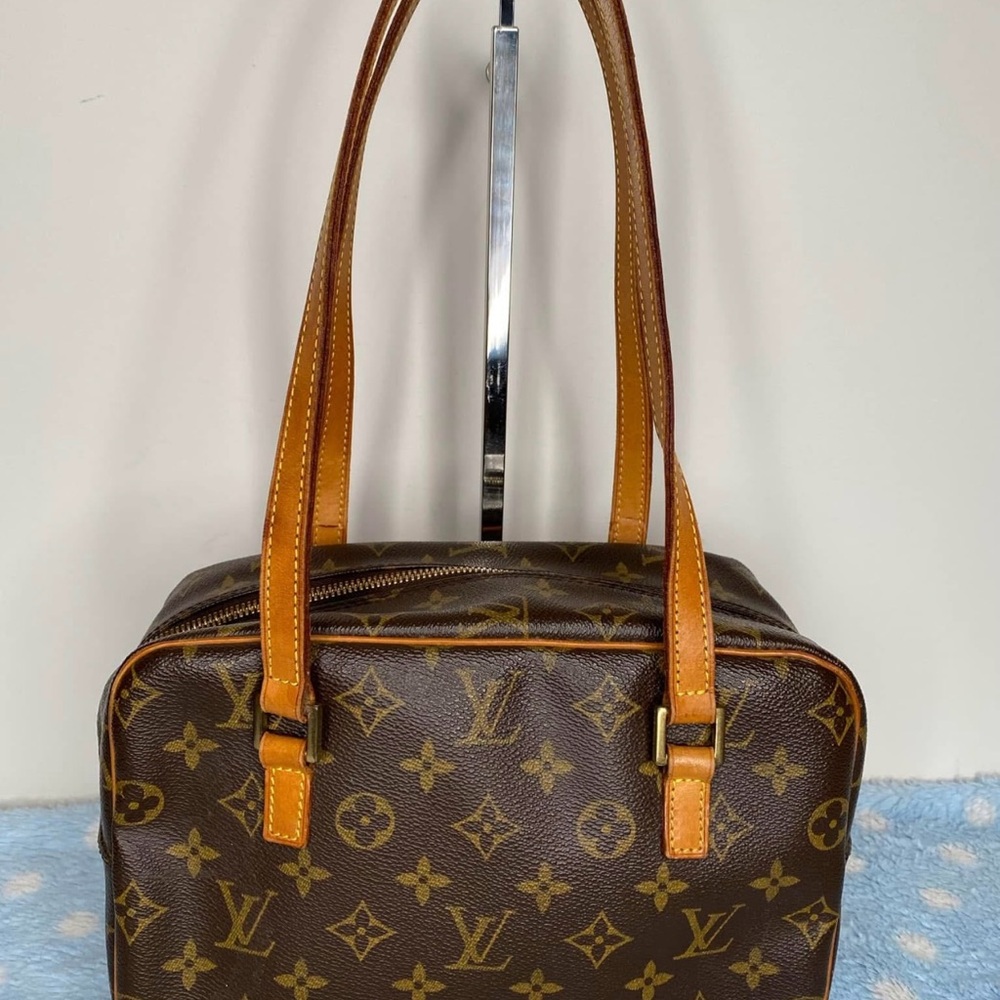 Louis Vuitton Cite MM - Picture 3 of 16